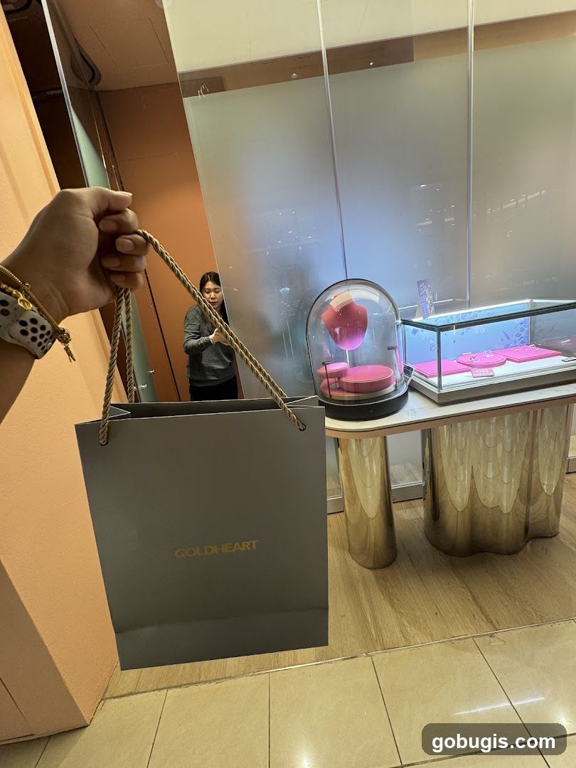 Shopping Bag with Jewelry Display