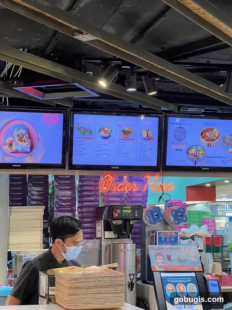 Food ordering counter with digital menus