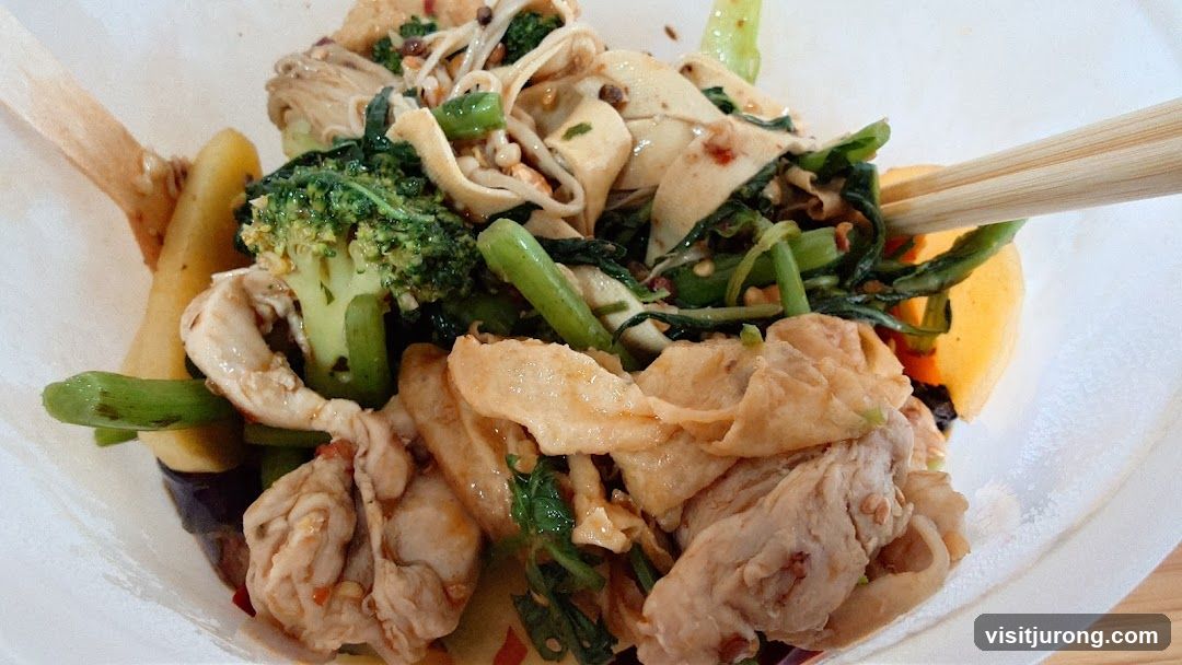 Stir-fried Dish with Chicken and Vegetables