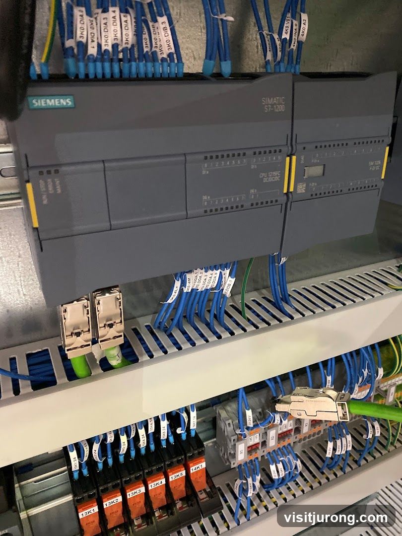 Siemens SIMATIC S7-1200 PLC