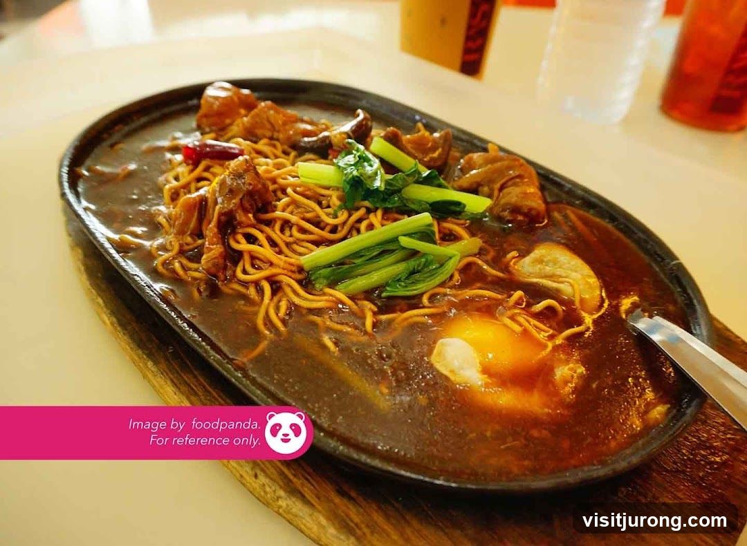 Sizzling Noodles with Beef and Egg