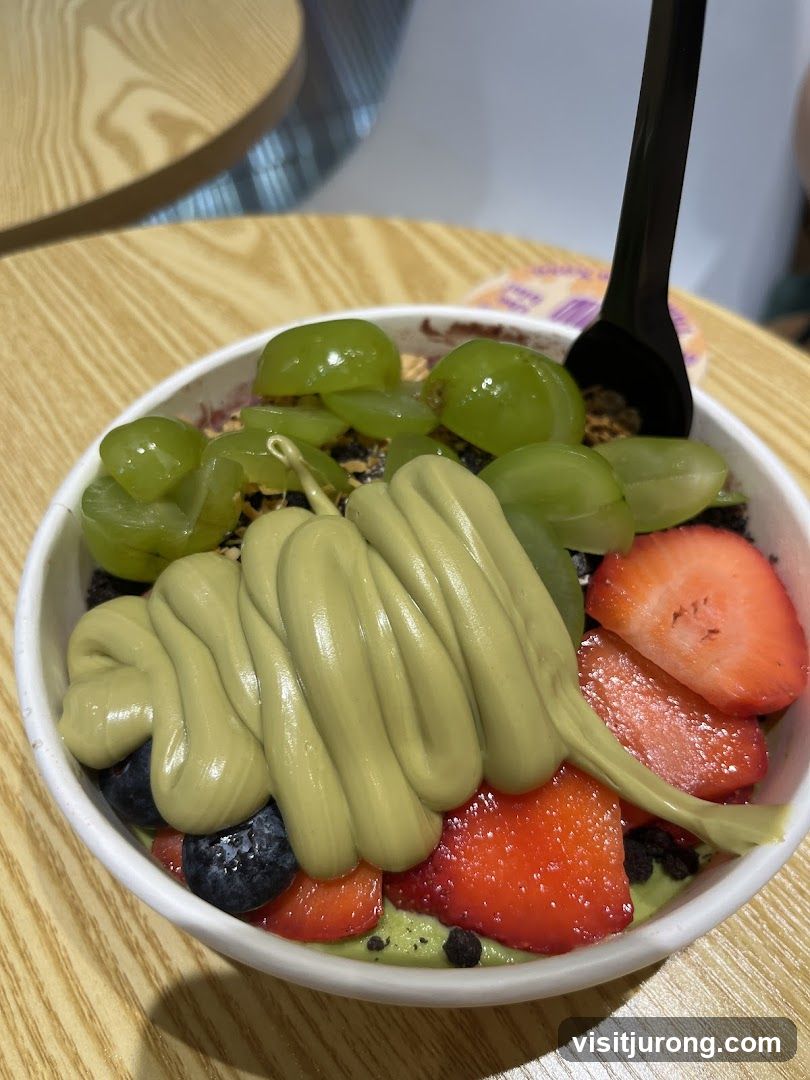 Frozen Yogurt with Fruit and Topping