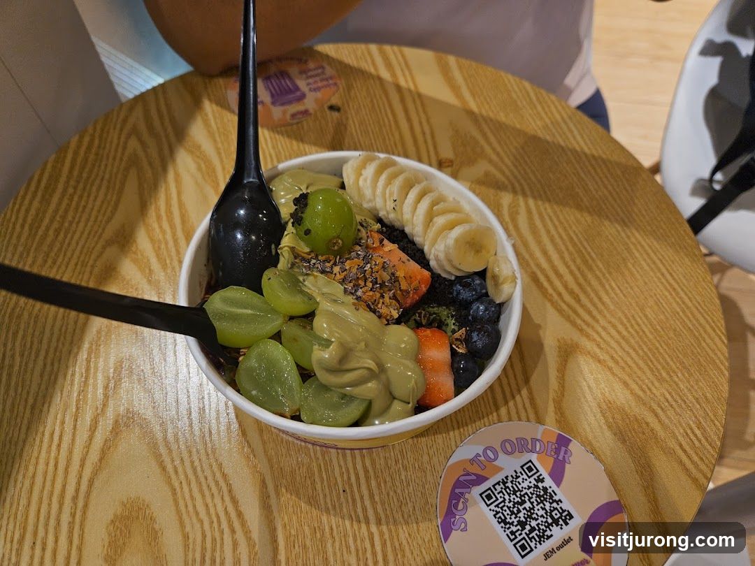 Acai Bowl with Fruit and Toppings