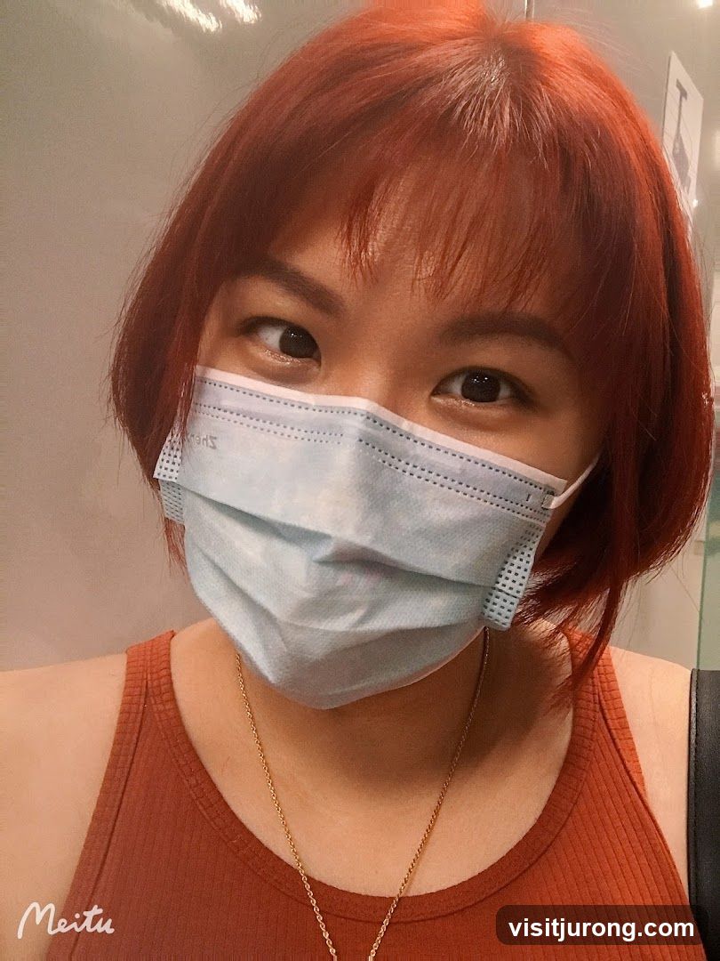 Woman wearing a face mask