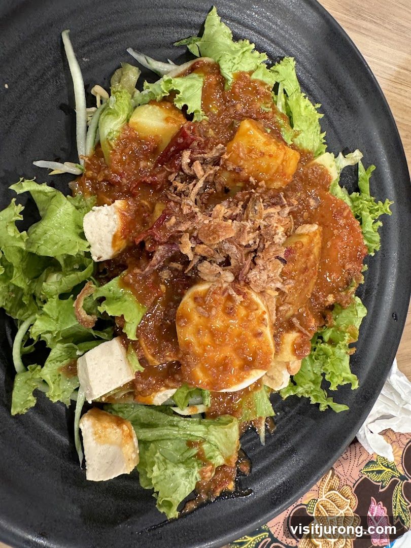 Salad with Peanut Sauce
