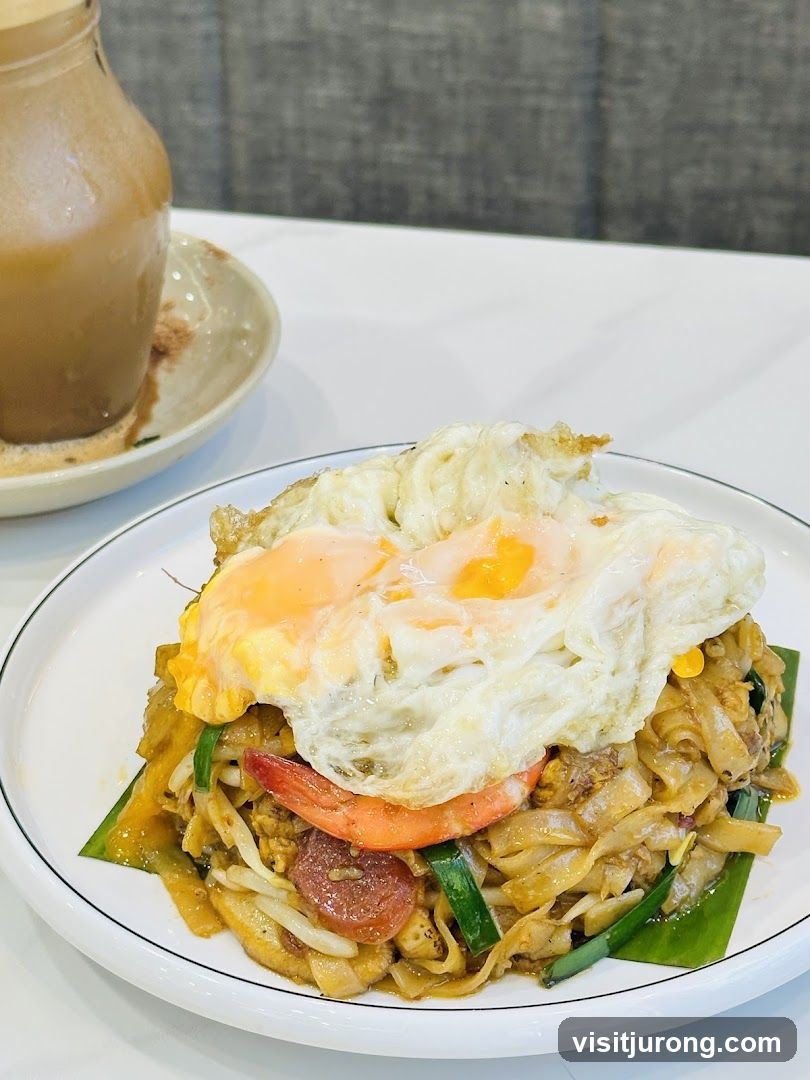 Fried Noodles with Fried Egg