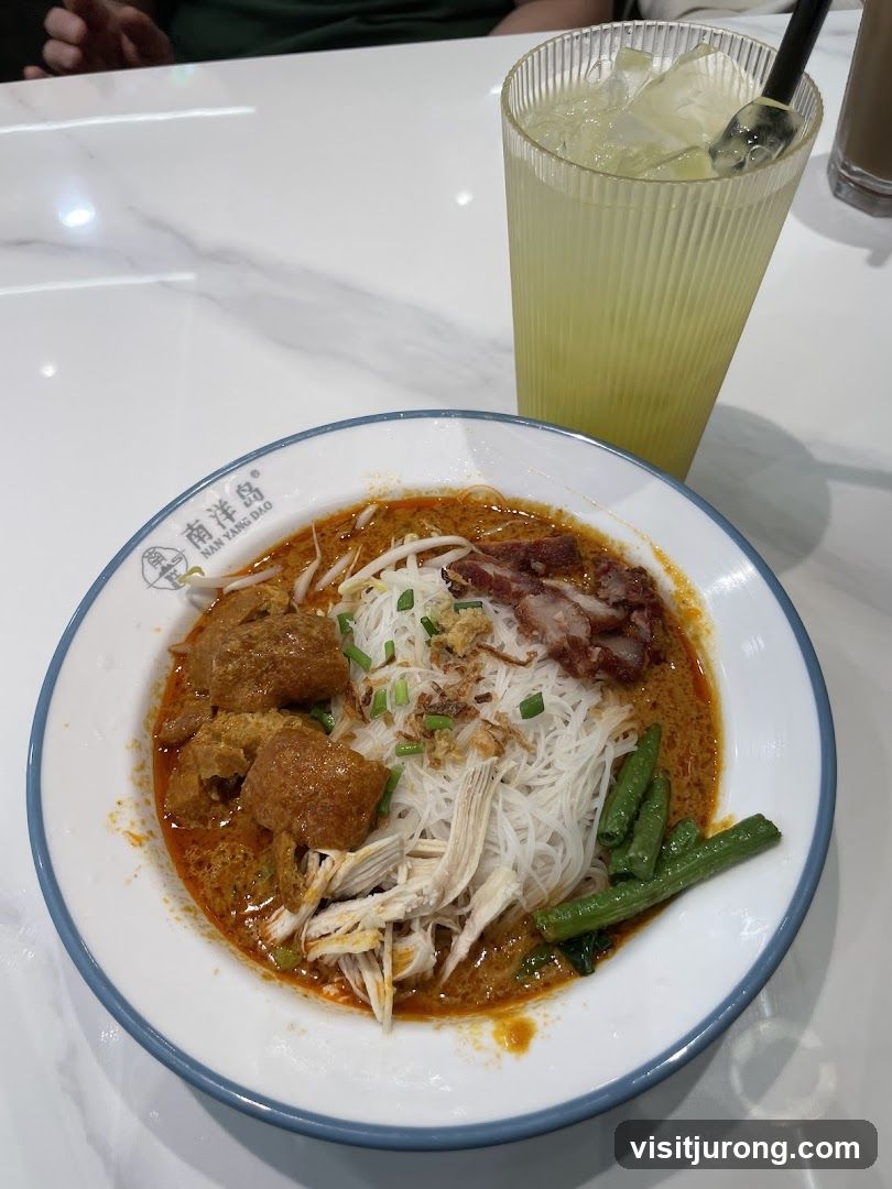Curry Noodles with Drink