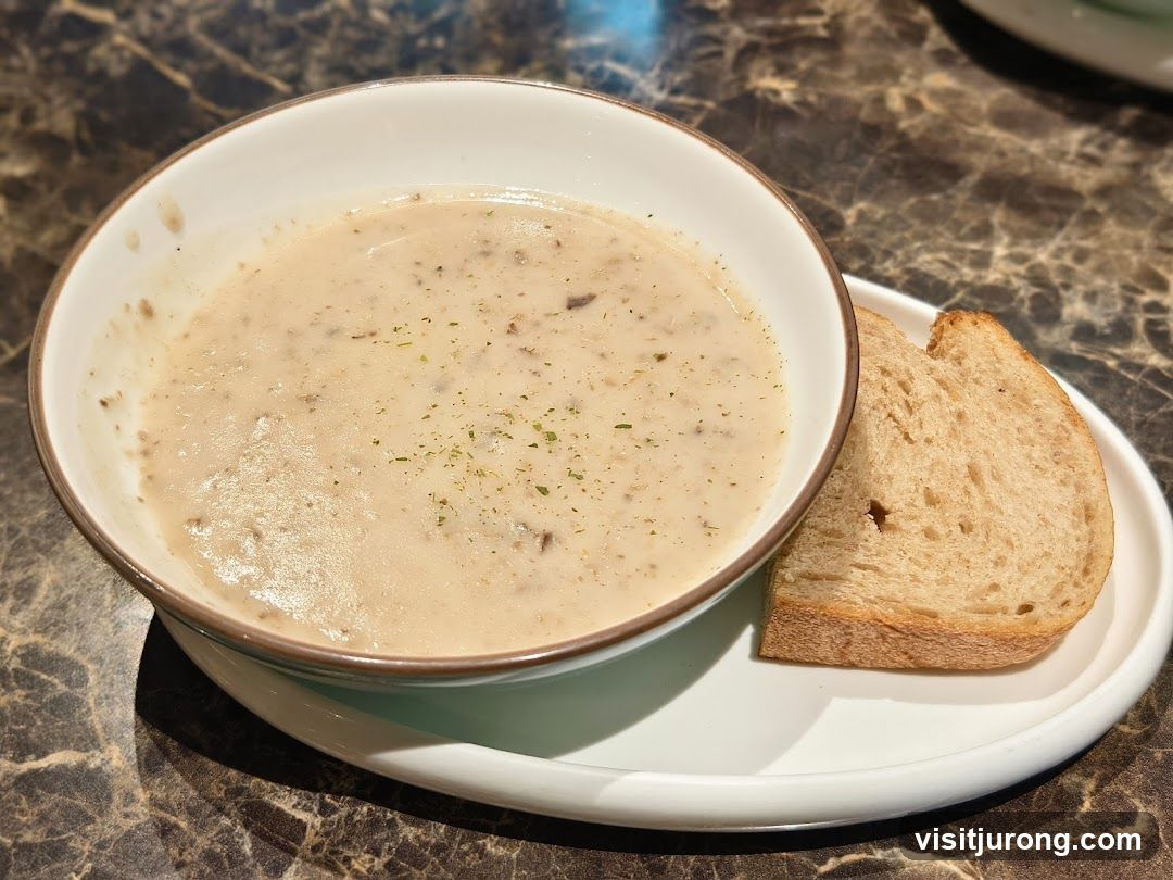 Creamy Mushroom Soup with Bread
