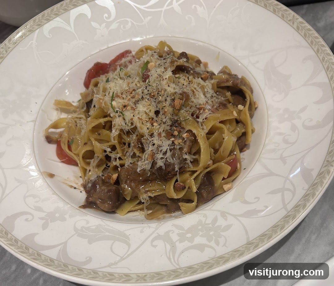 Fettuccine with Meat and Tomatoes