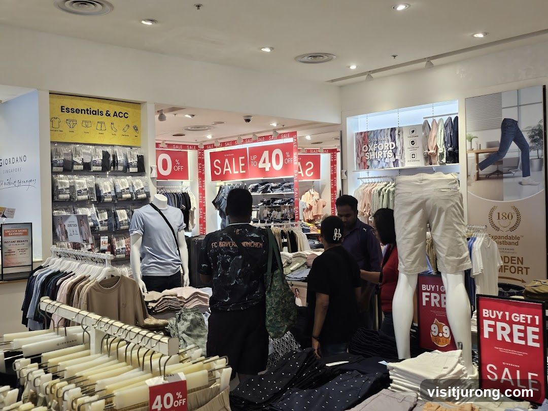 Giordano Store Interior