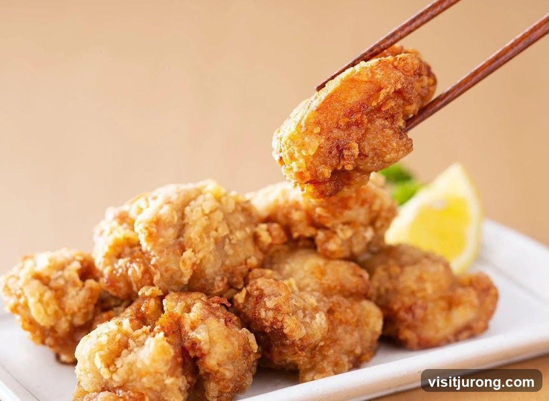 Fried Chicken with Lemon Wedge