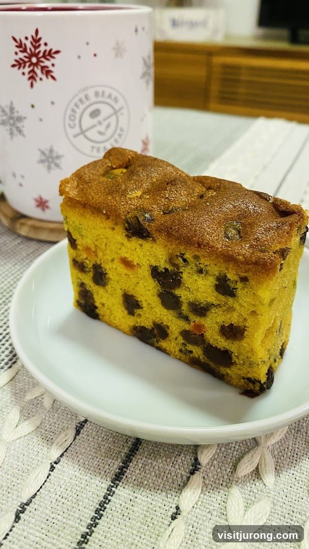 Fruitcake Slice with Coffee Bean & Tea Leaf Mug