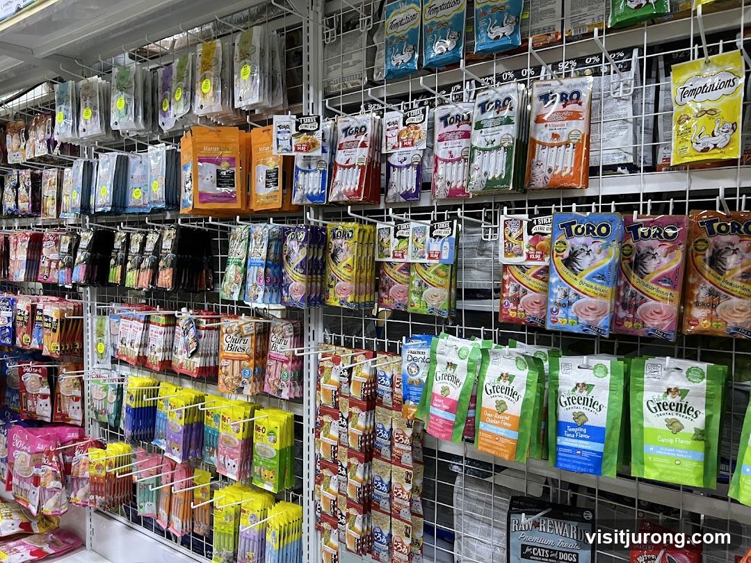 Pet Food and Treats Display