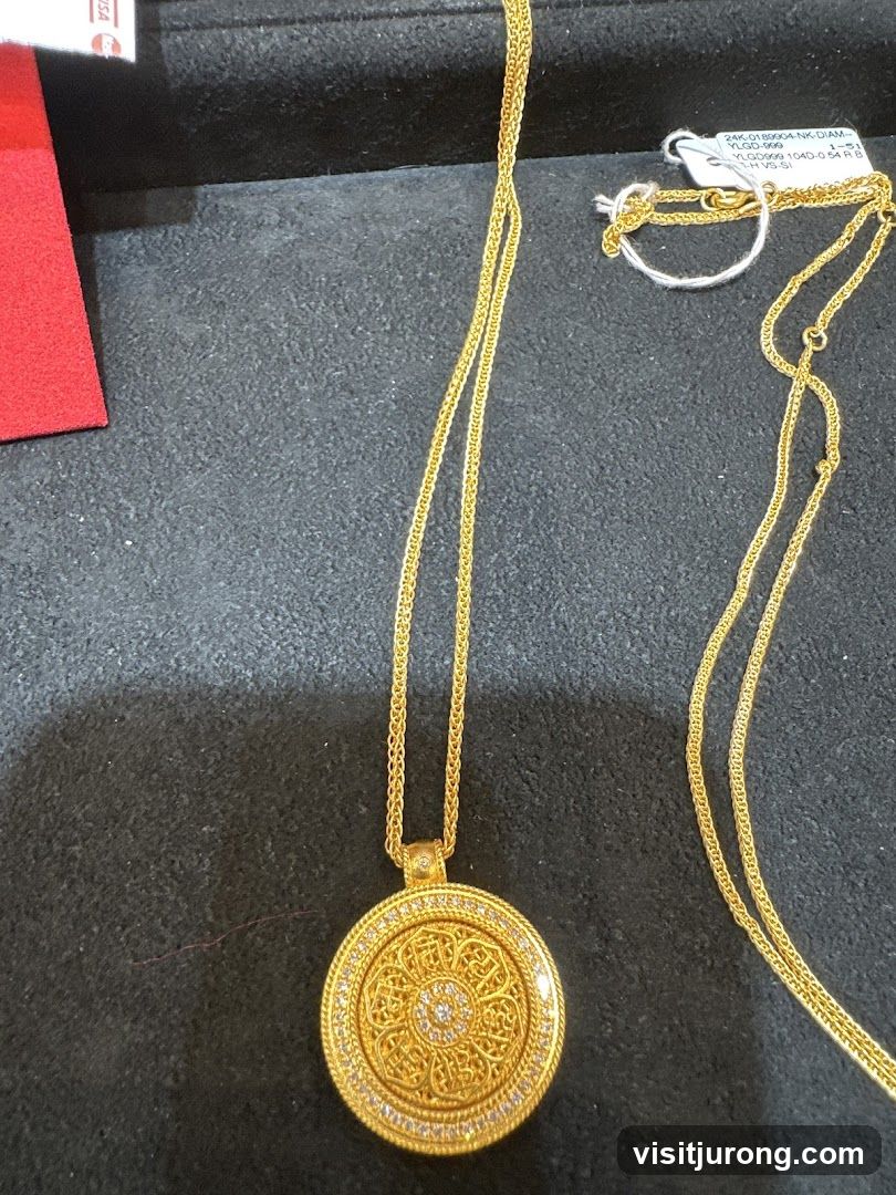 Gold Pendant Necklace