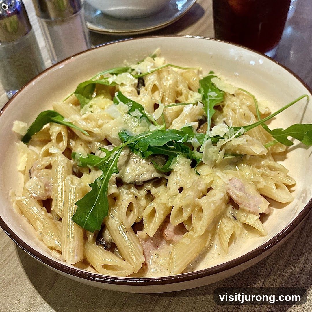 Creamy Penne Pasta with Mushrooms and Ham