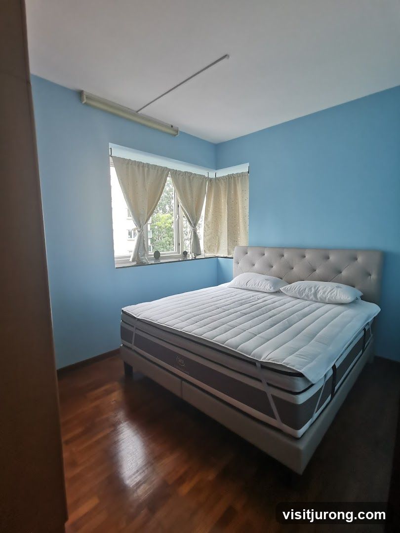 Bedroom with Bed