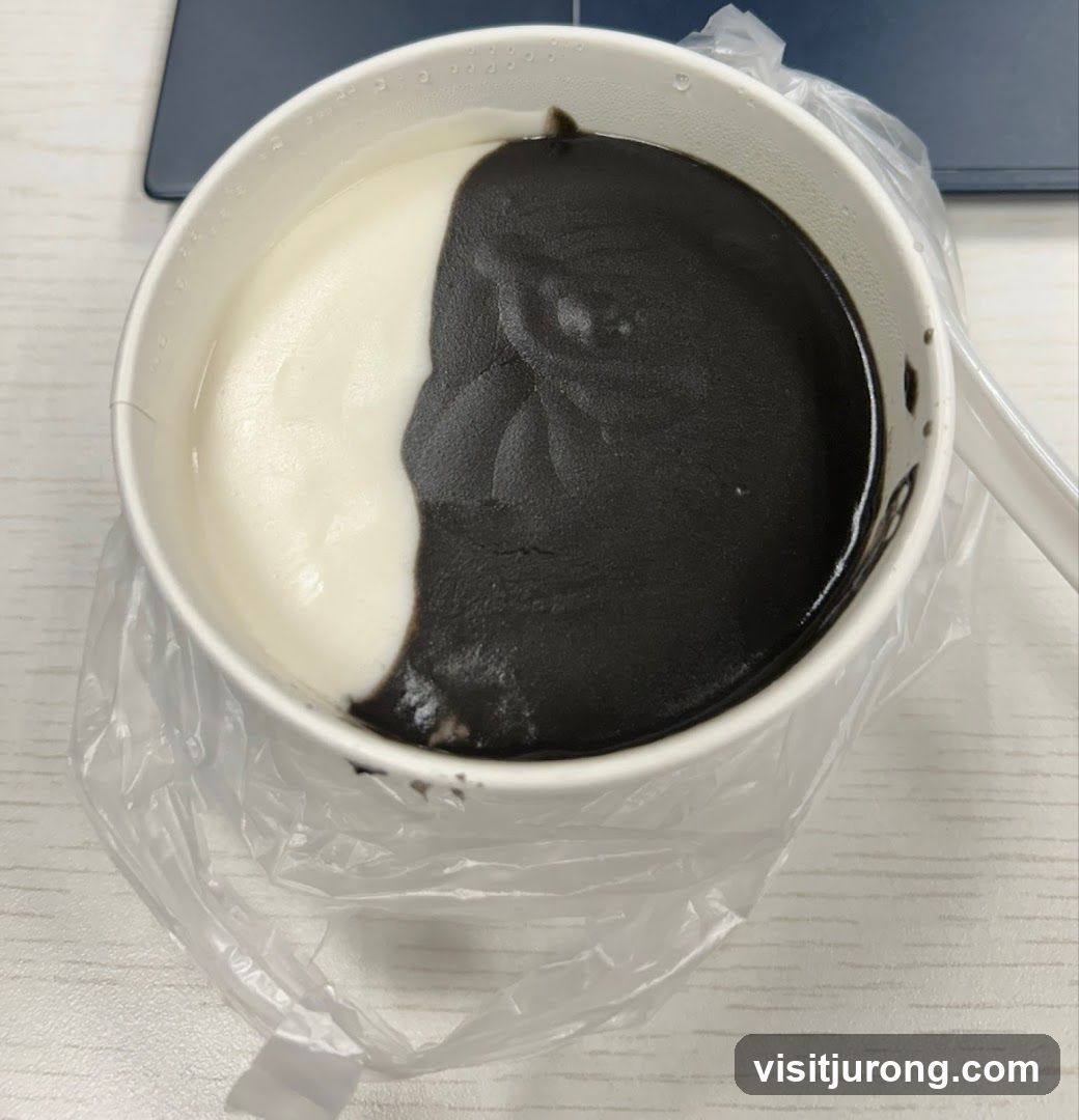 Black Sesame and White Cream Dessert