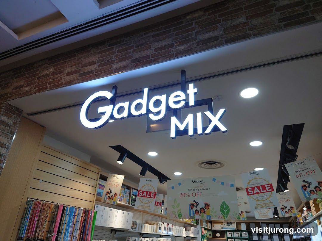 Gadget MIX Store Interior