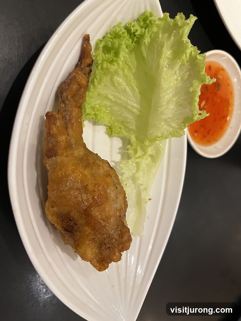 Fried Chicken Wing with Lettuce and Sauce