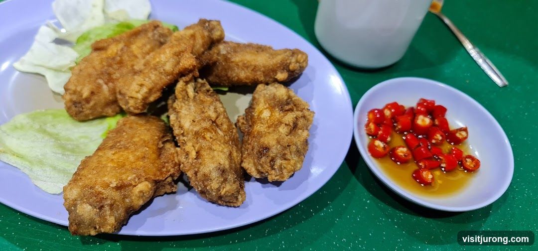 Fried Chicken Wings with Chili Dip