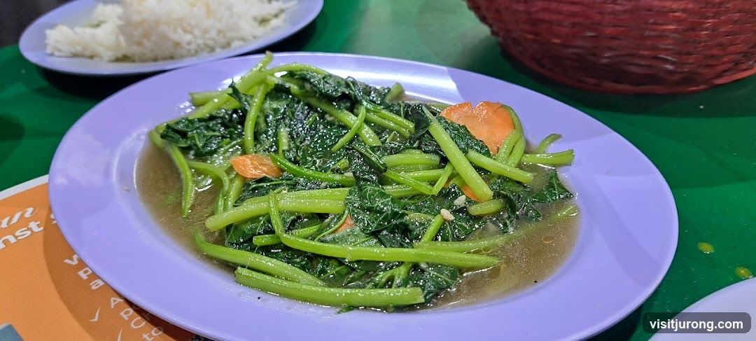 Stir-fried Greens with Carrots