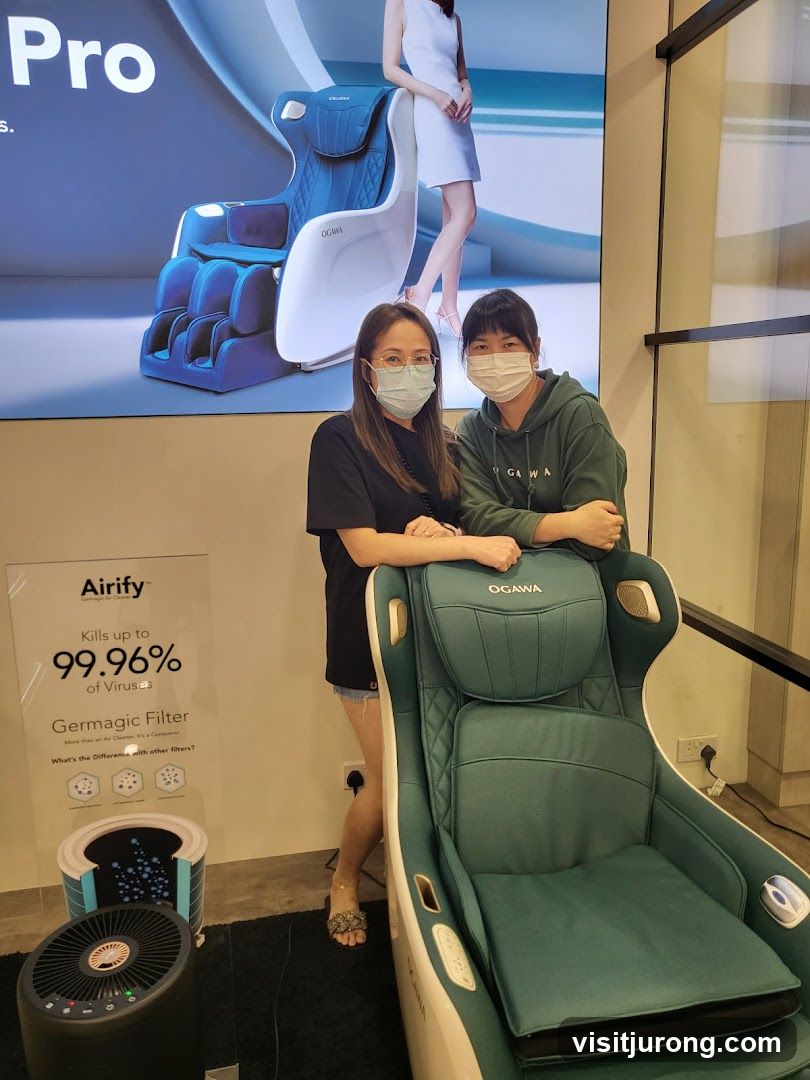 Massage Chair Display
