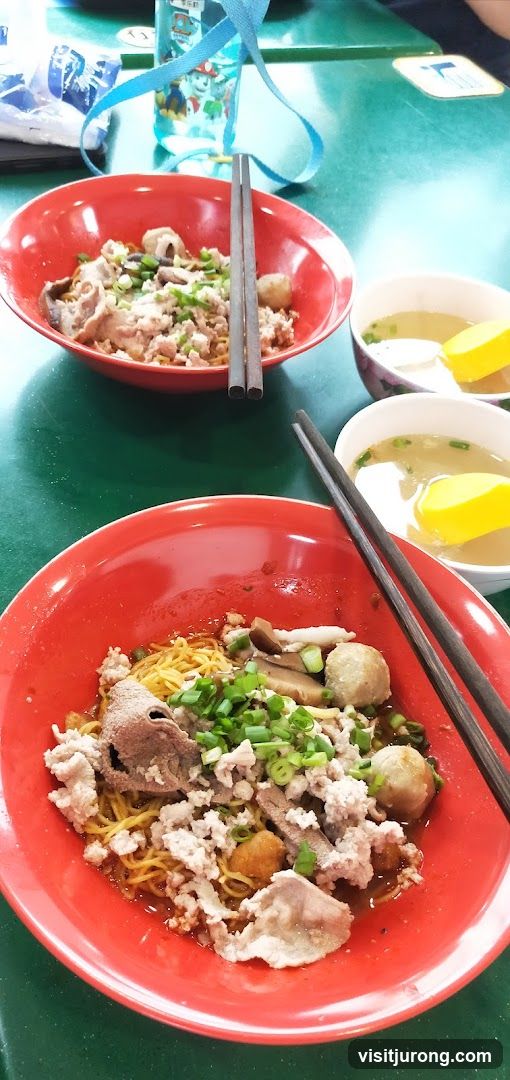 Noodles with Pork and Meatballs