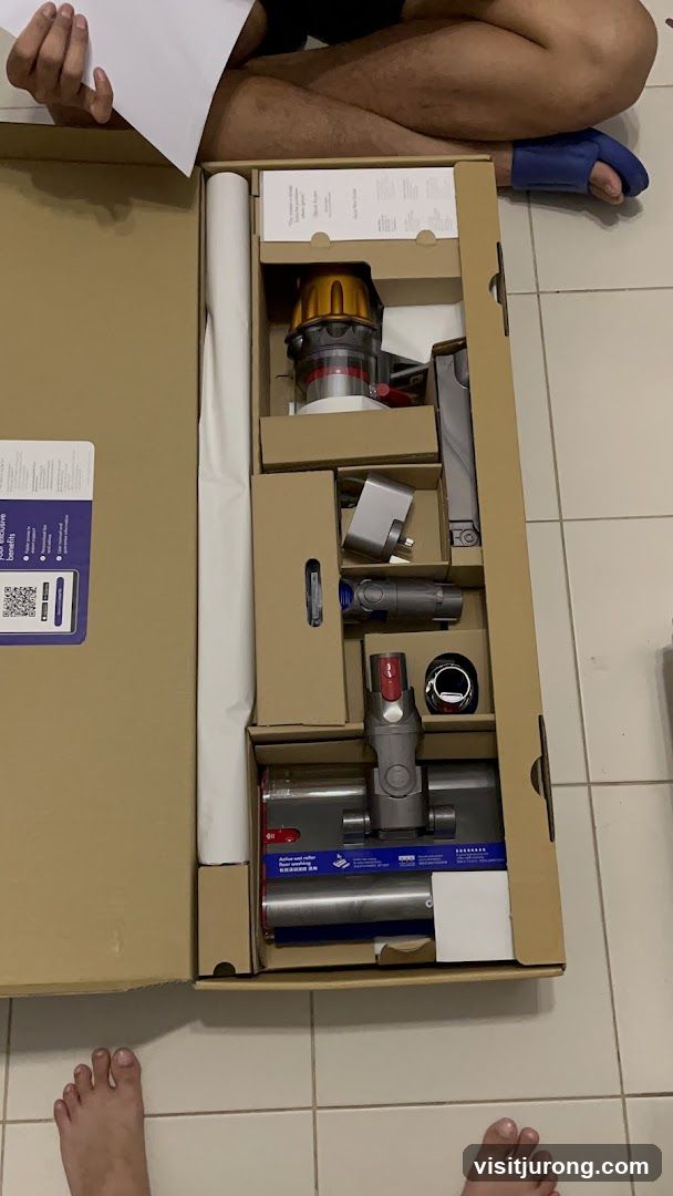 Dyson Vacuum Cleaner Unboxing