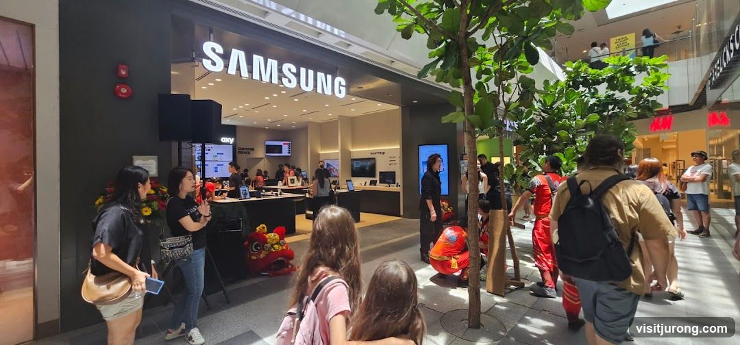 Samsung Store with Lion Dance