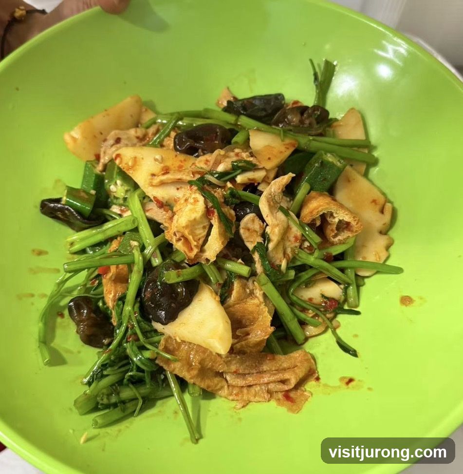 Stir-fried dish with vegetables and tofu skin