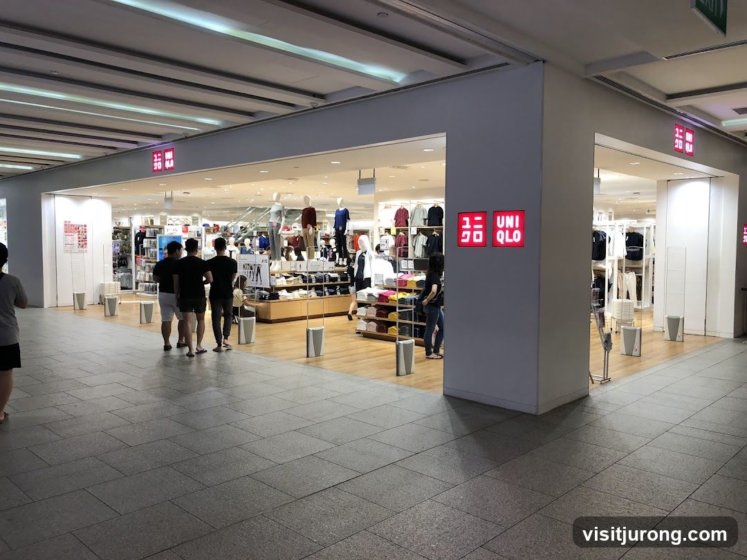 Uniqlo Storefront