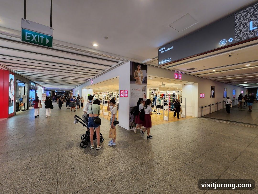 Uniqlo Storefront