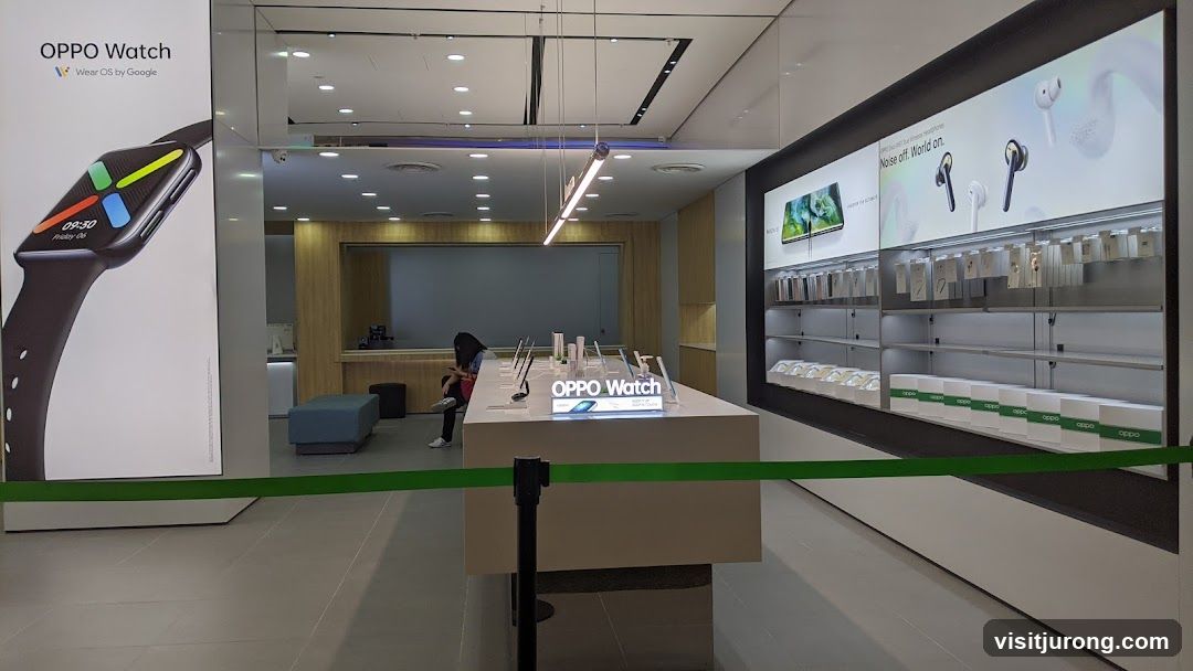 OPPO Watch Store Display