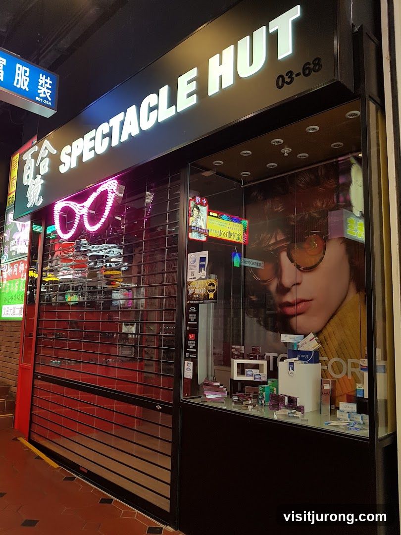 Spectacle Hut