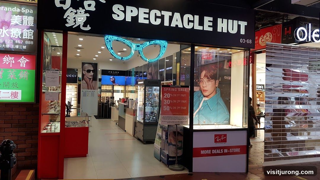 Spectacle Hut