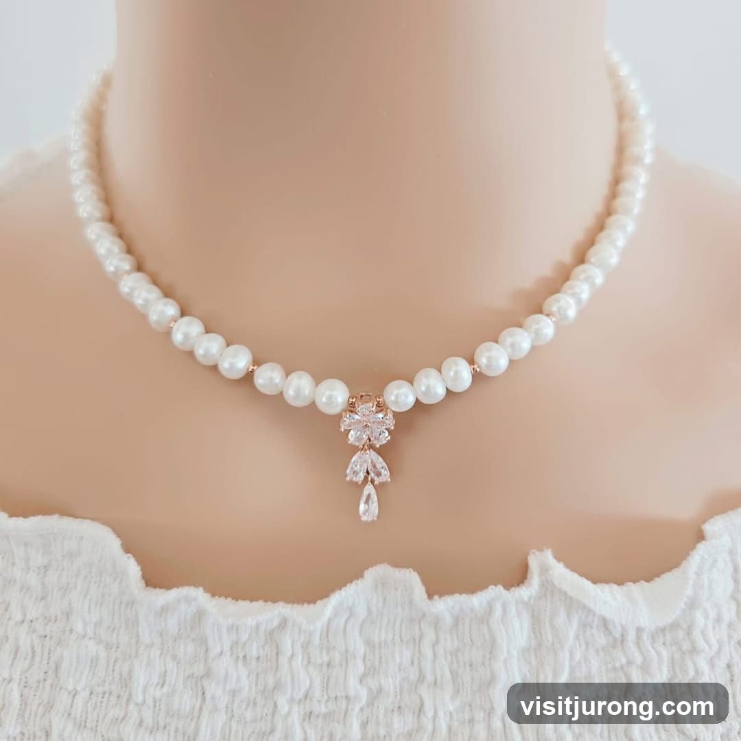 Pearl Necklace with Crystal Pendant