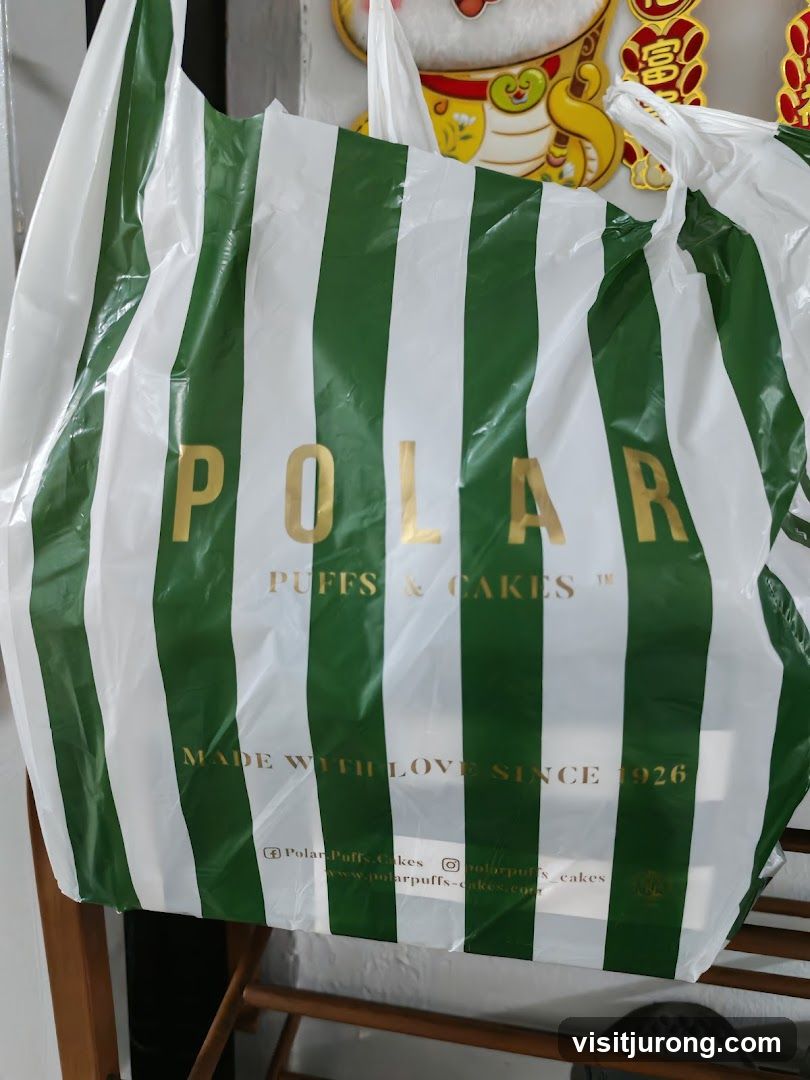 Polar Puffs & Cakes Bag