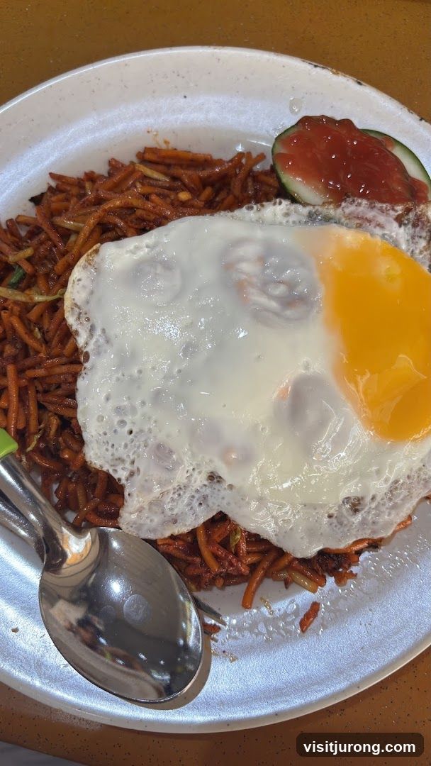 Fried Noodles with Fried Egg