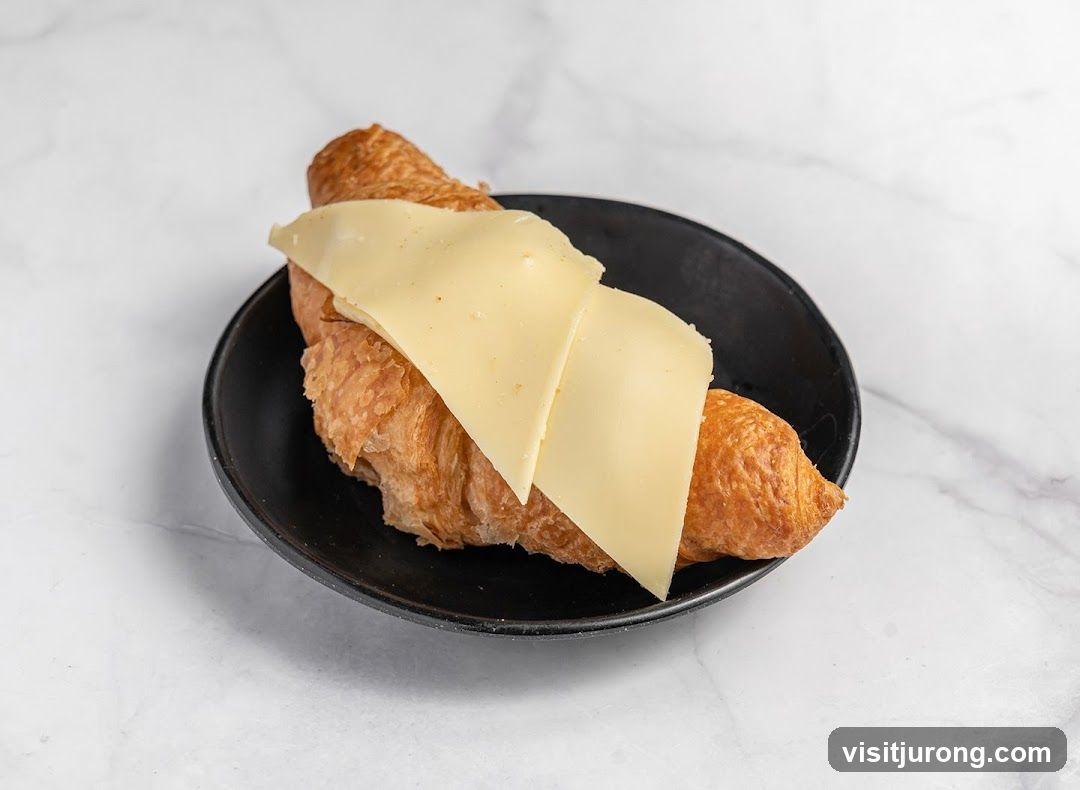 Croissant with Cheese