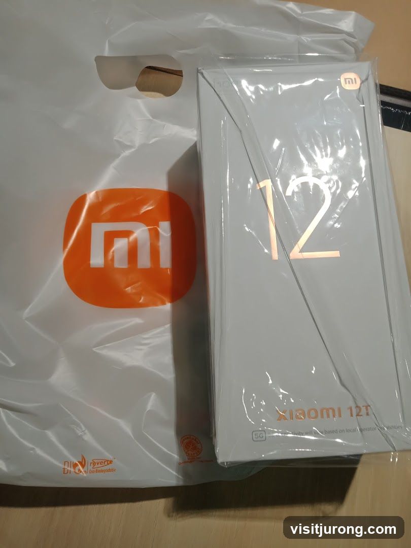 Xiaomi 12T Box and Bag