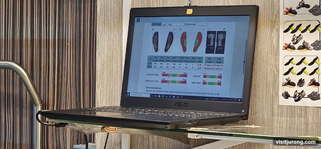 Foot analysis on laptop