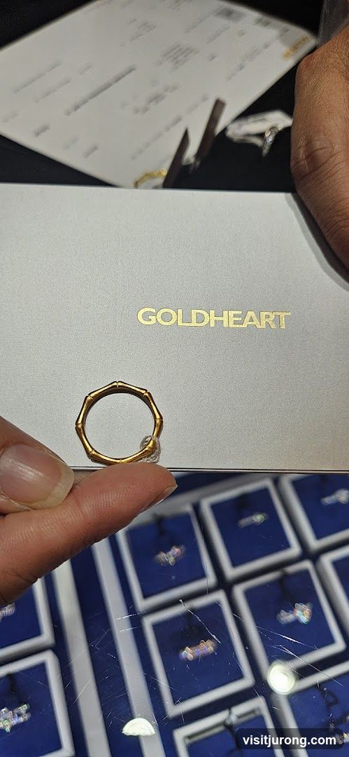 Goldheart Ring Display