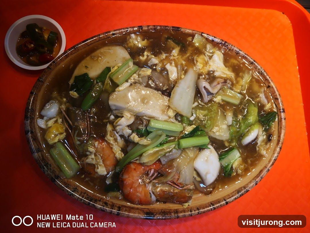 Seafood noodle dish