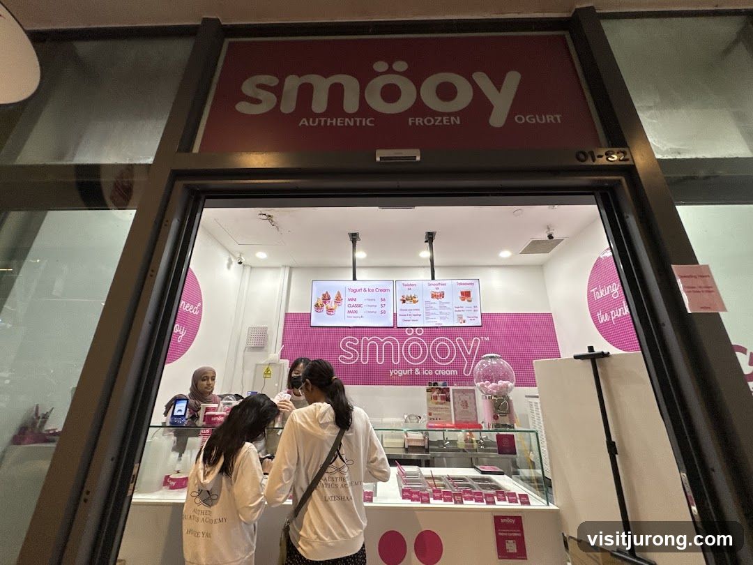 Smooy Yogurt and Ice Cream Shop Front