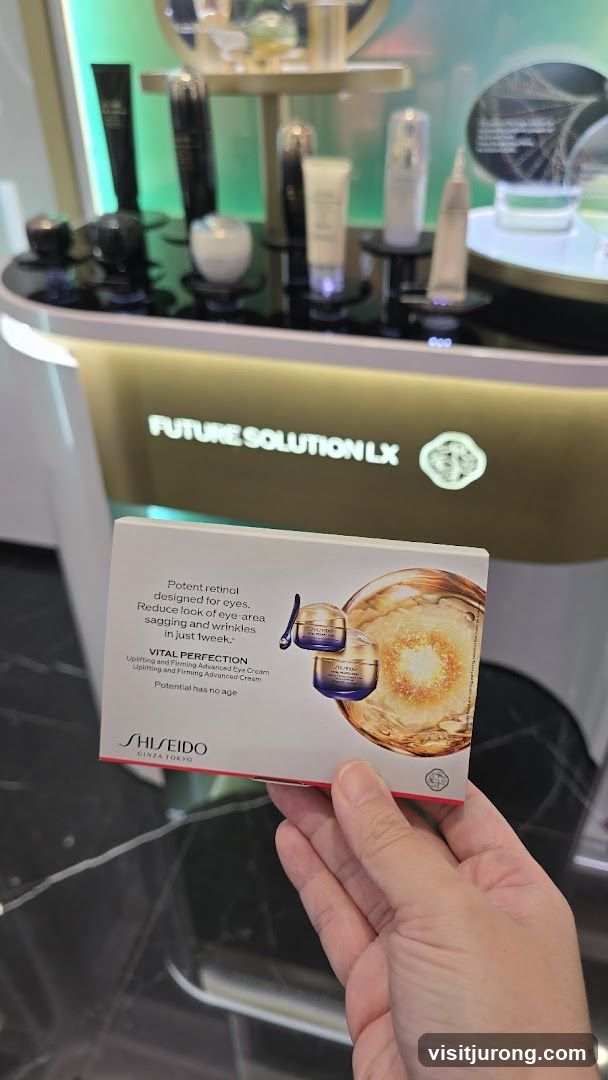 Shiseido Future Solution LX Product Display