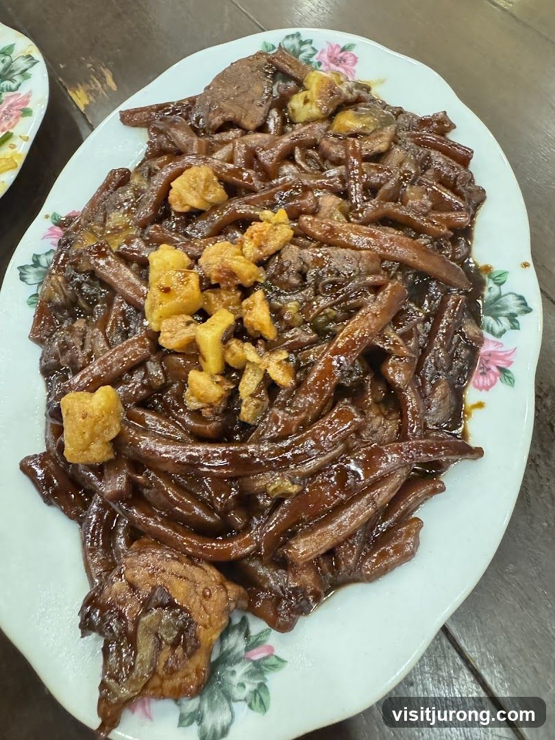 Noodles with Meat and Crispy Bits