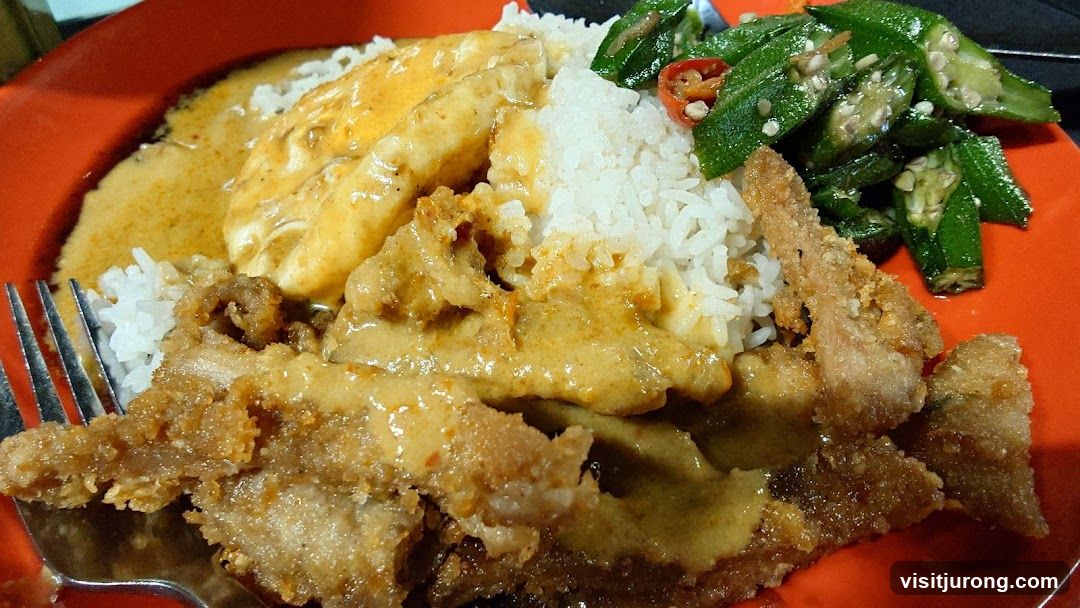 Curry Rice with Fried Fish and Okra