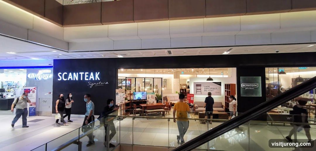 SCANTEAK Signature Storefront