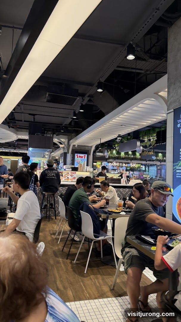 Food court dining