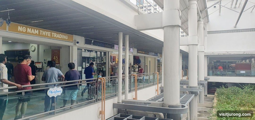 Outdoor shopping arcade